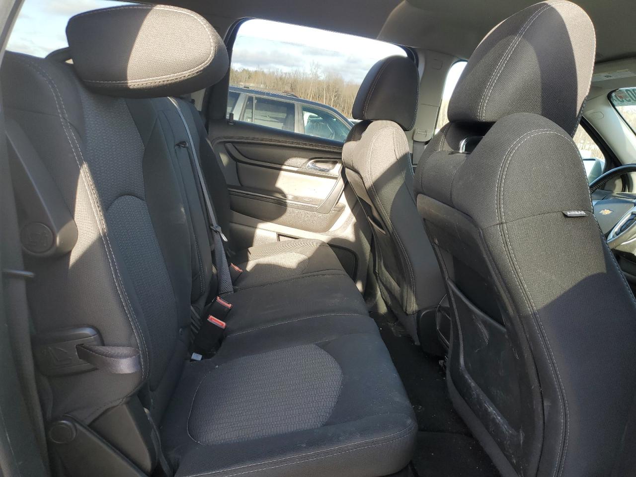 2014 Chevrolet Traverse - Image 11