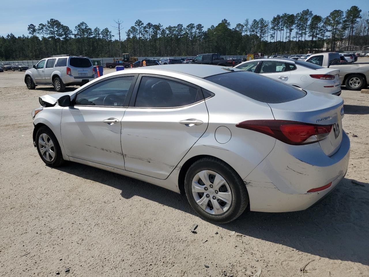 2016 Hyundai Elantra - Image 2