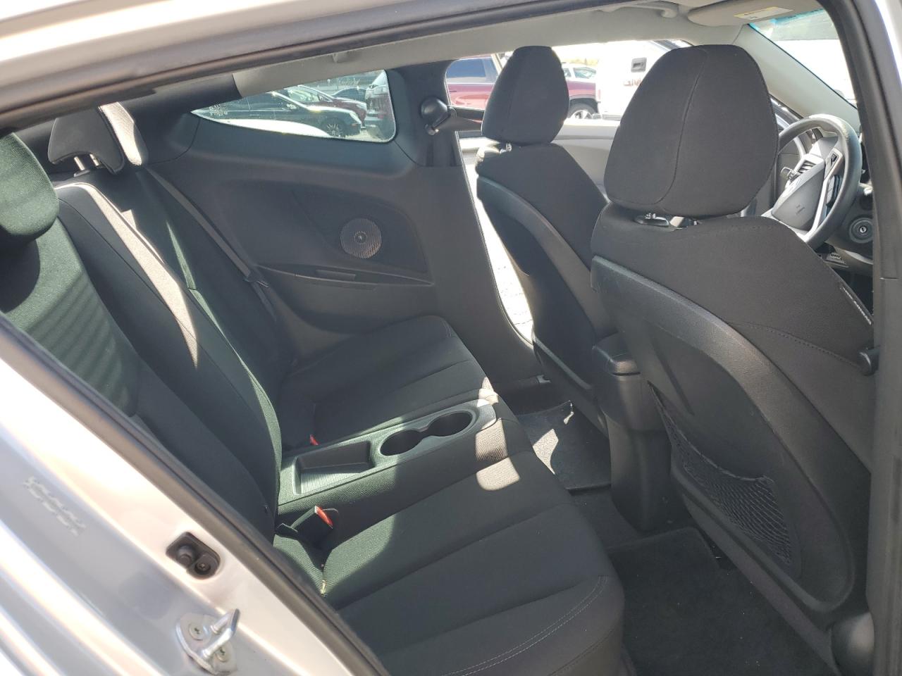 2014 Hyundai Veloster - Image 10