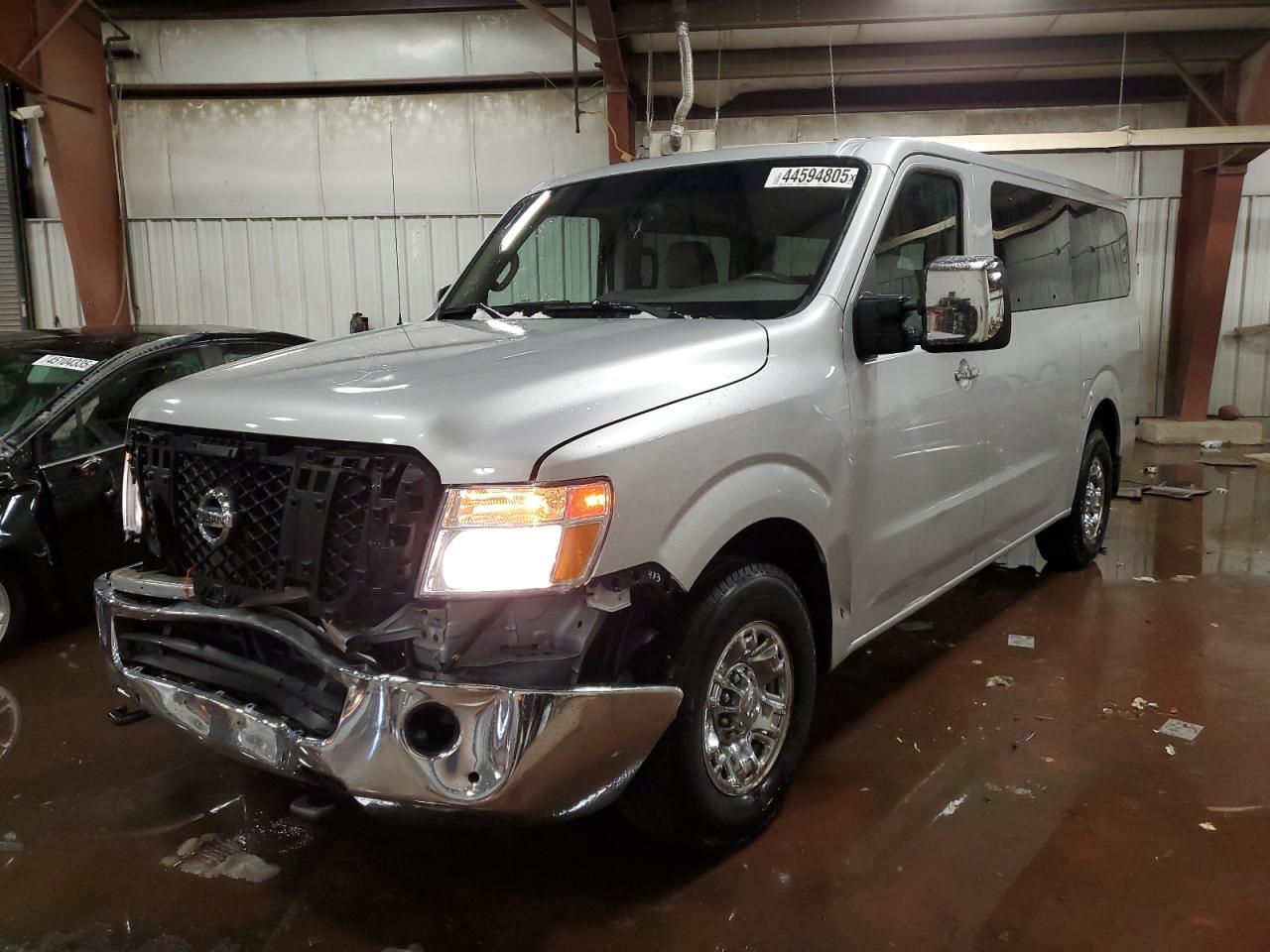 2015 Nissan Nv 3500 S na sprzedaż w Lansing, MI - Front End