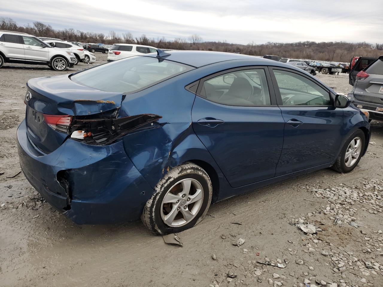 2014 Hyundai Elantra - Image 3