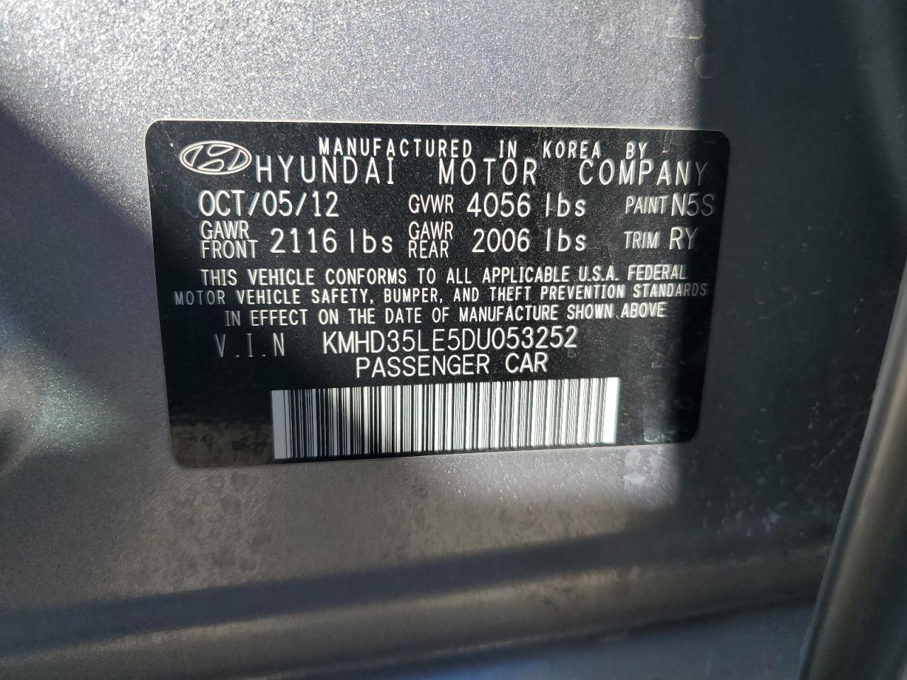 2013 Hyundai Elantra - Image 15