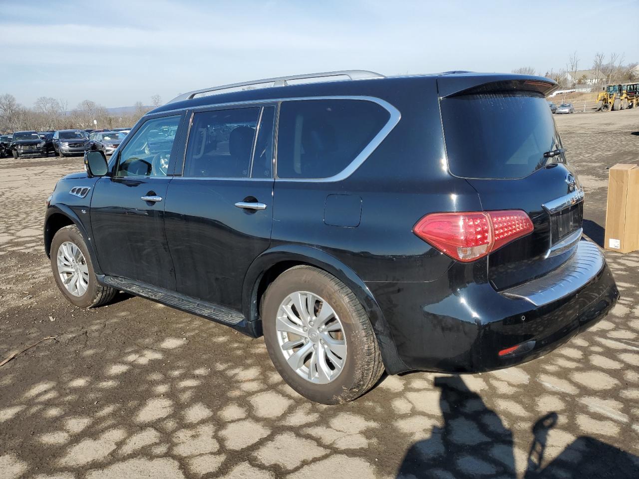 2017 Infiniti QX80 - Image 2