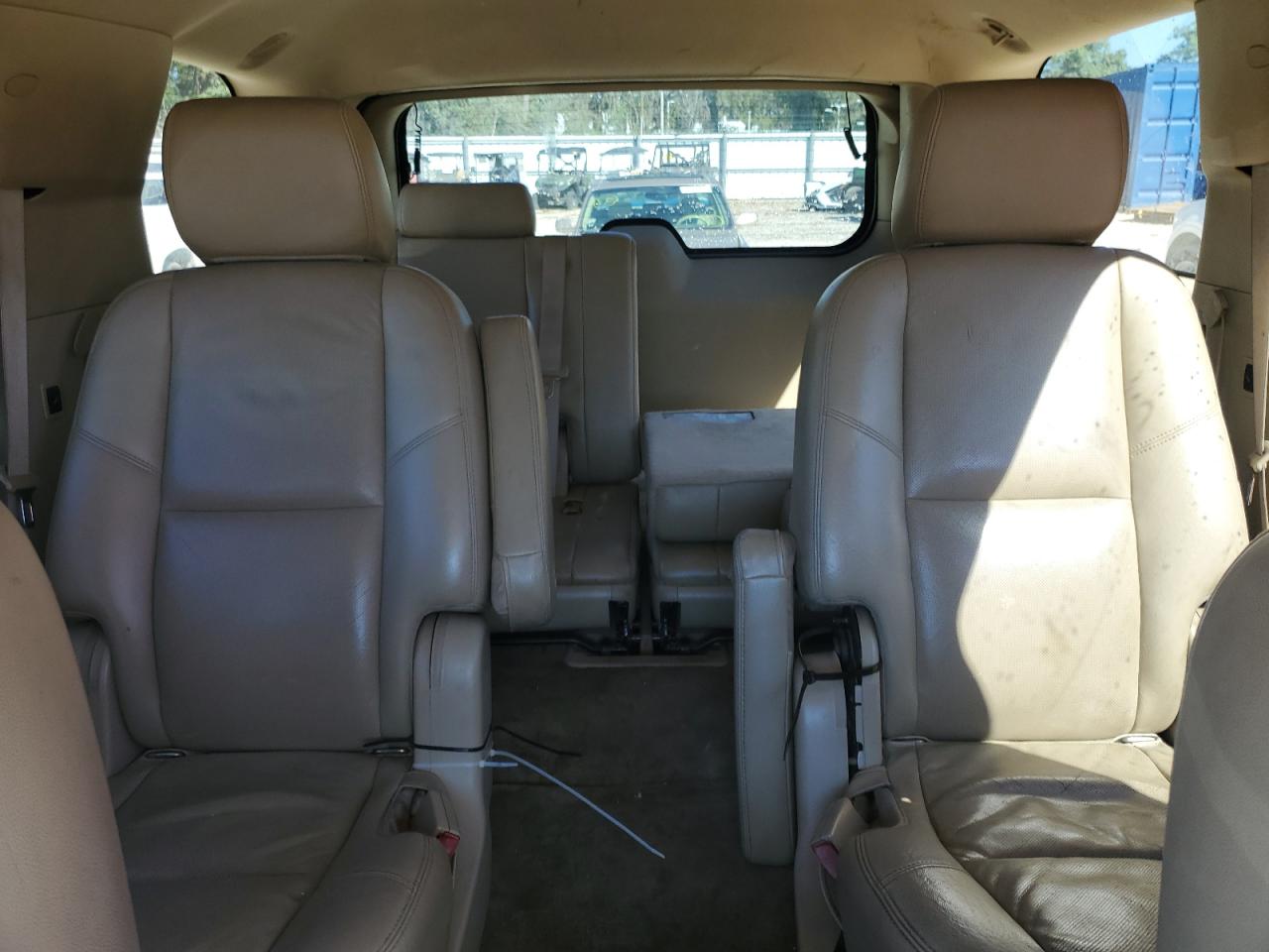 2011 Chevrolet Tahoe - Image 10