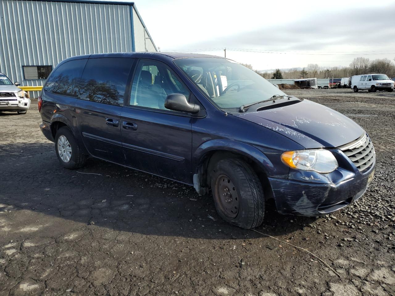 2005 Chrysler Town & Country - Image 4