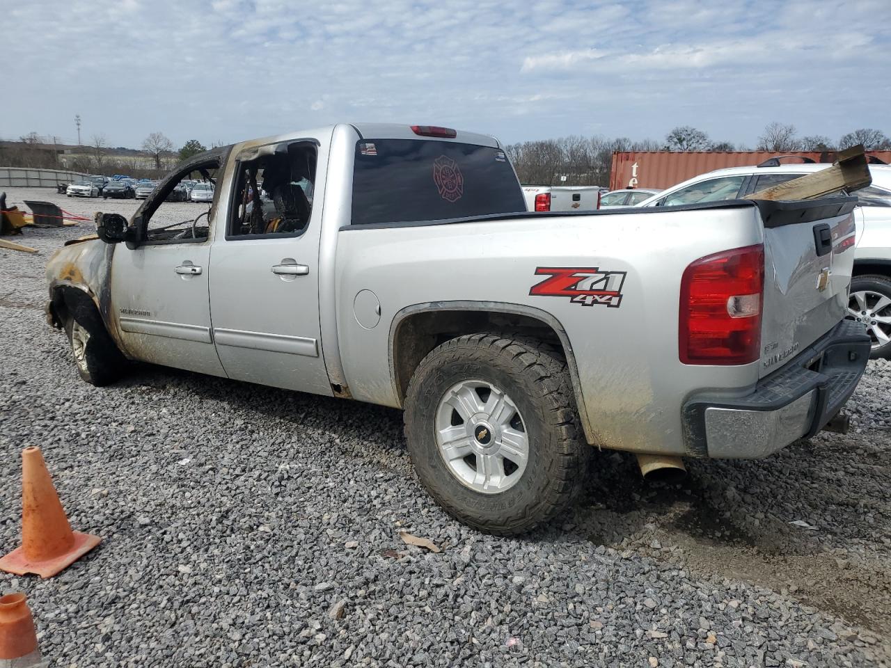 2010 Chevrolet Silverado - Image 2