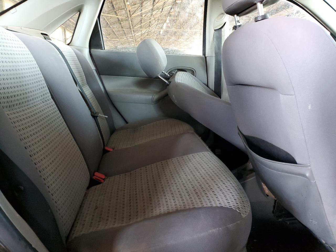 2005 Ford Focus - Image 10
