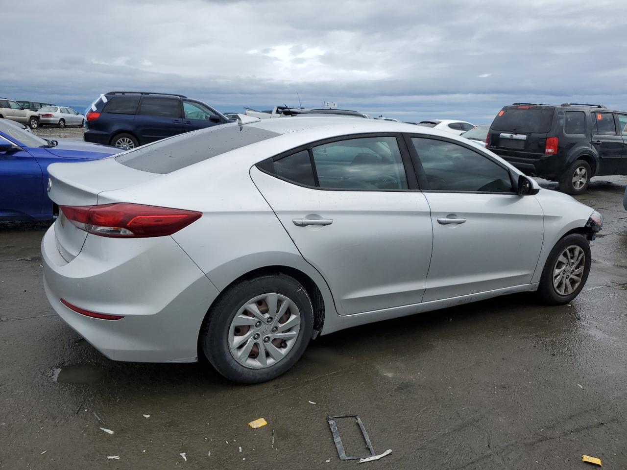 2017 Hyundai Elantra - Image 3