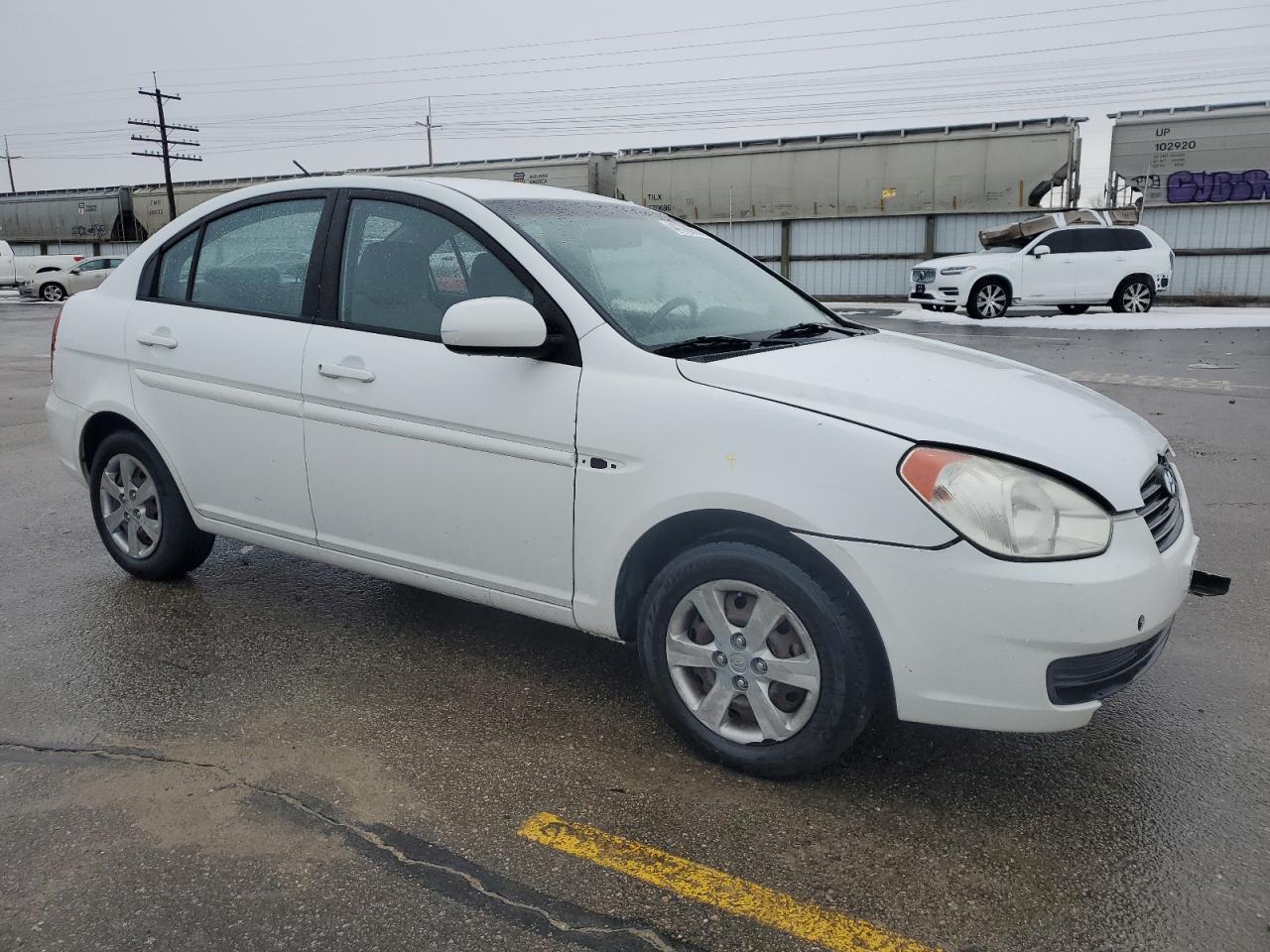 2010 Hyundai Accent - Image 4