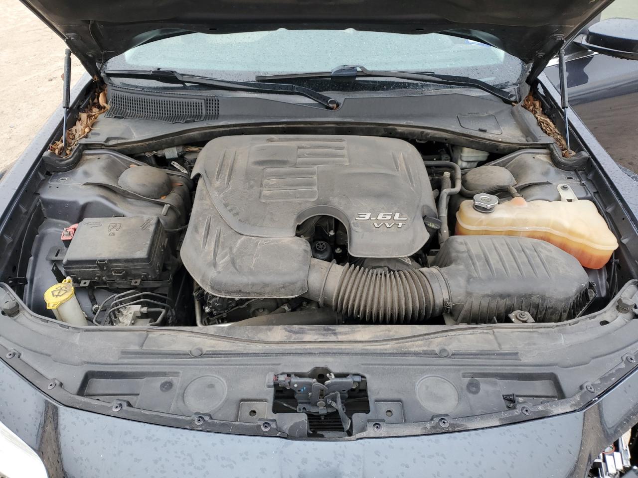 2015 Chrysler 300 - Image 11
