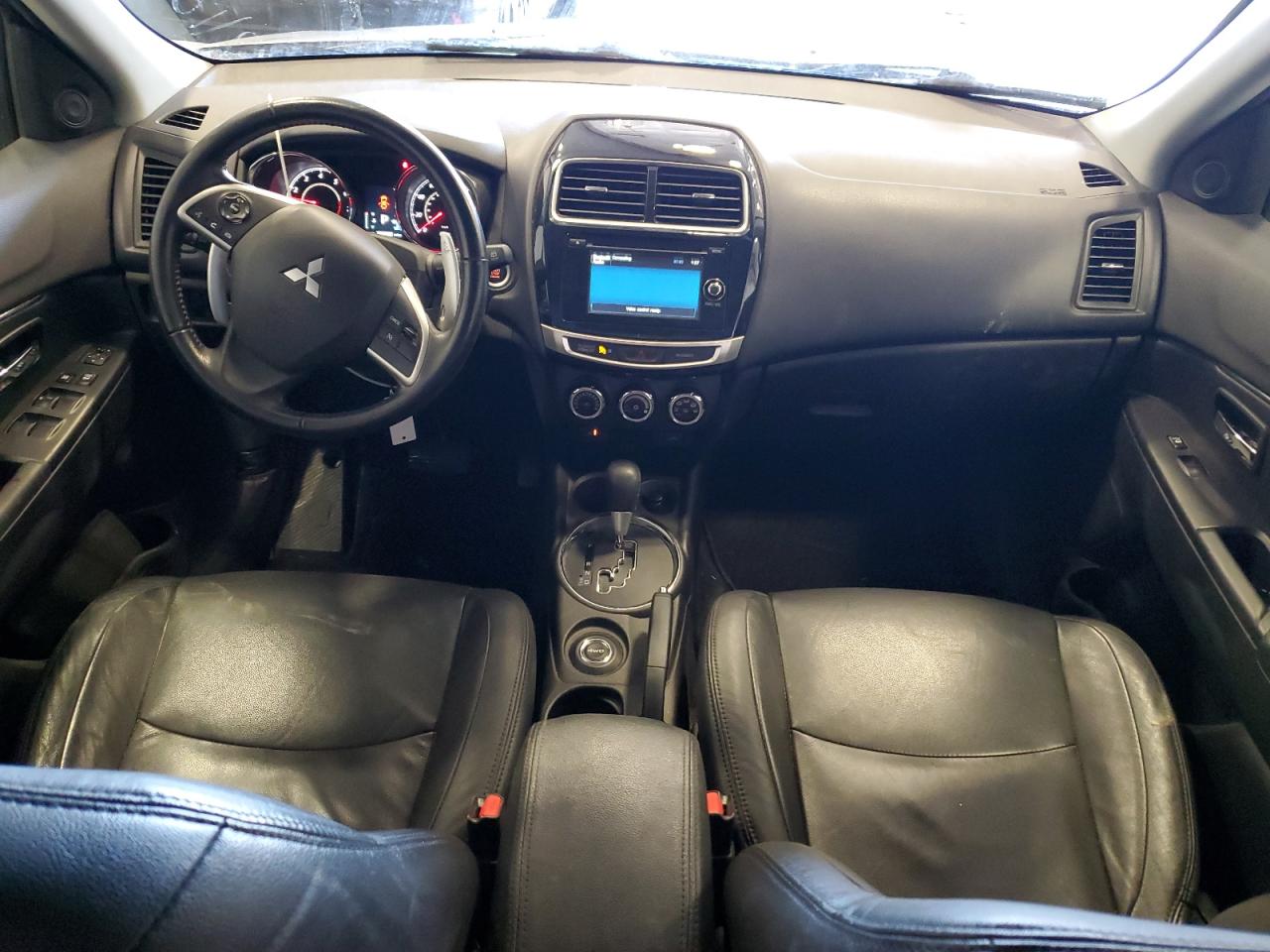 2015 Mitsubishi Outlander - Image 8