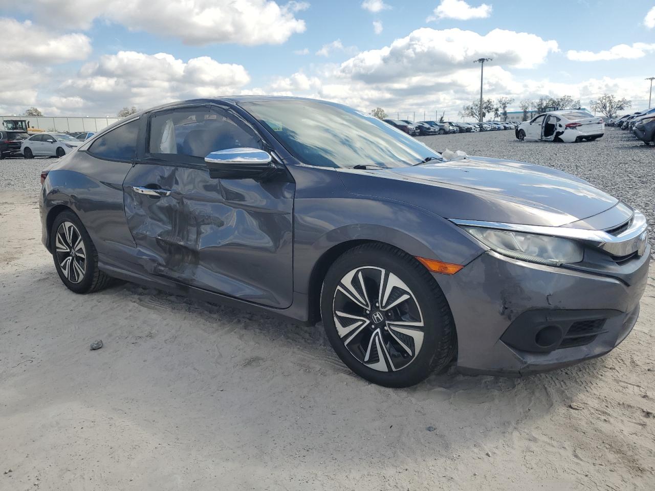 2017 Honda Civic - Image 4