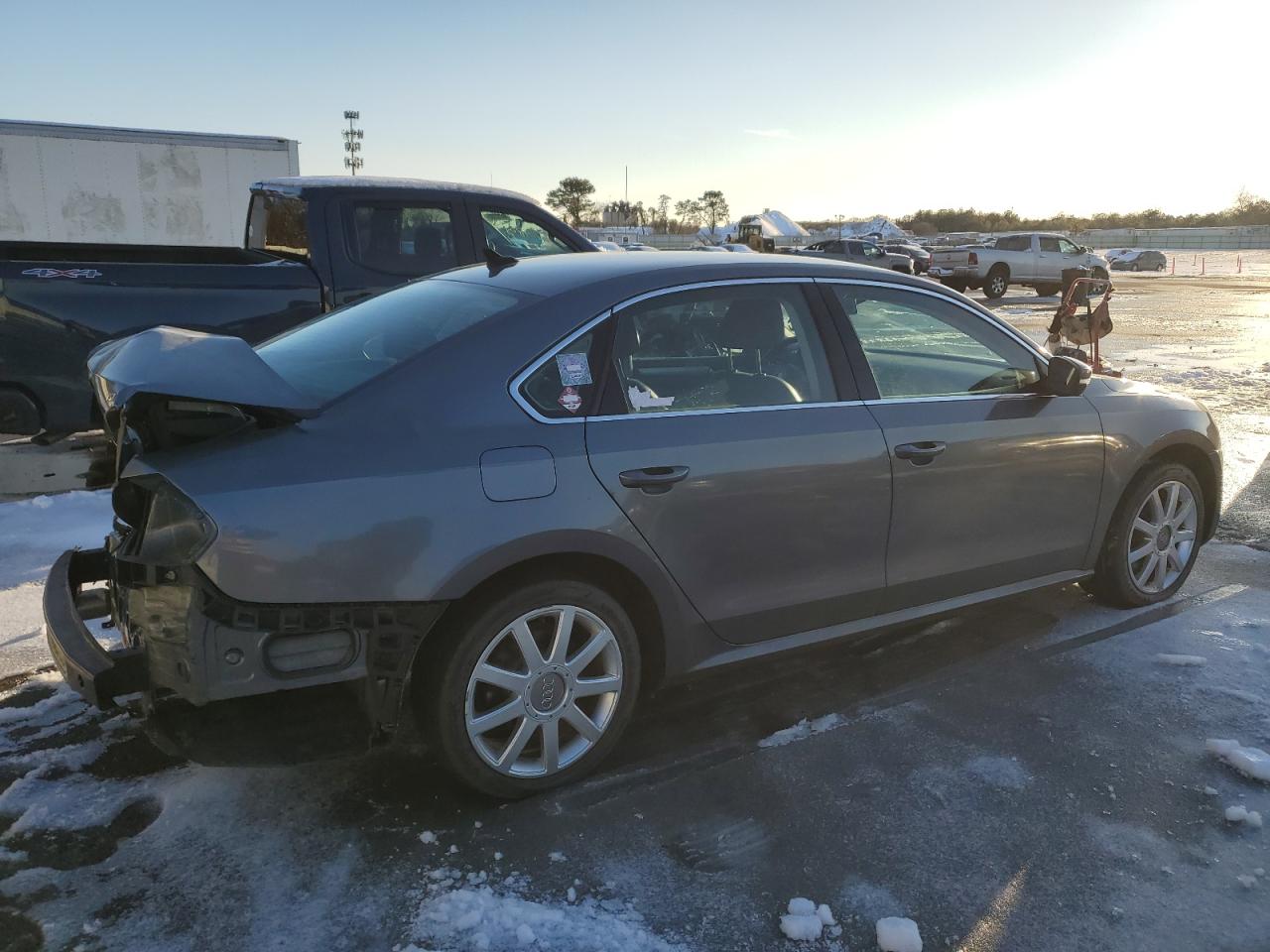 2015 Volkswagen Passat - Image 3