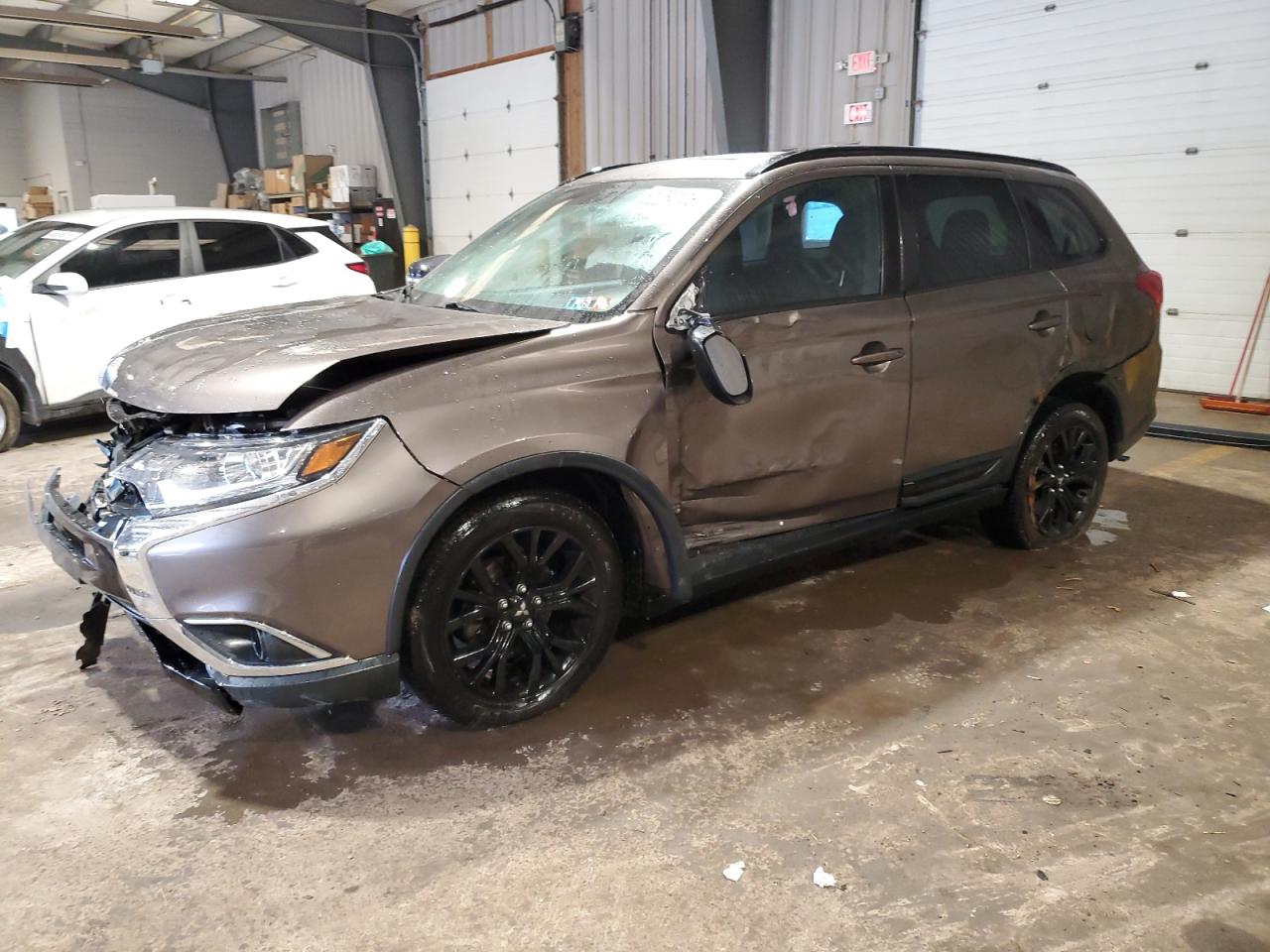 2018 Mitsubishi Outlander - Image 1