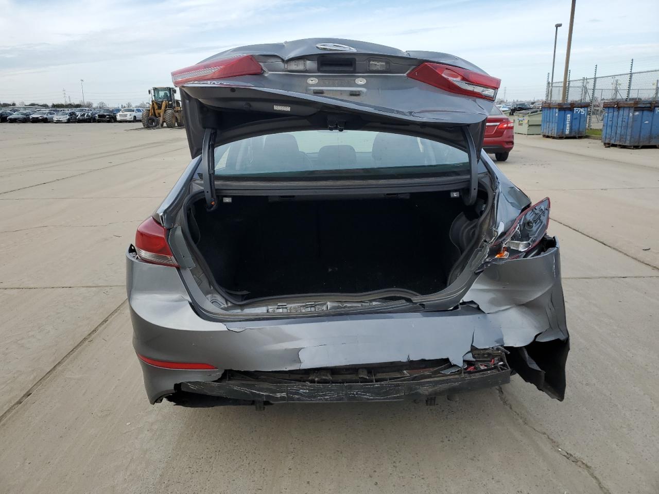 2018 Hyundai Elantra - Image 6