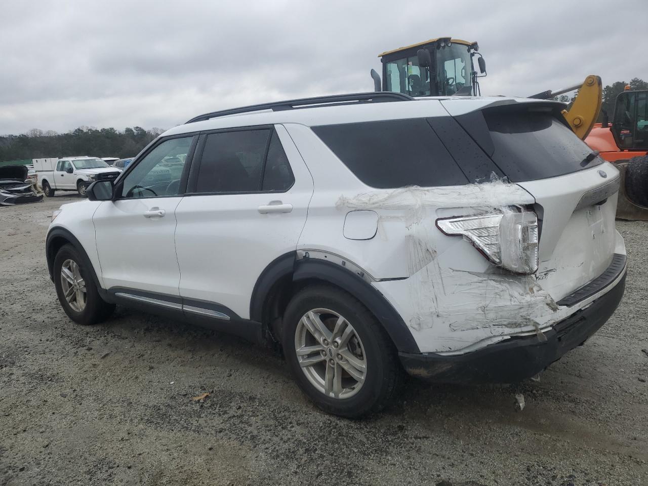 2023 Ford Explorer - Image 2