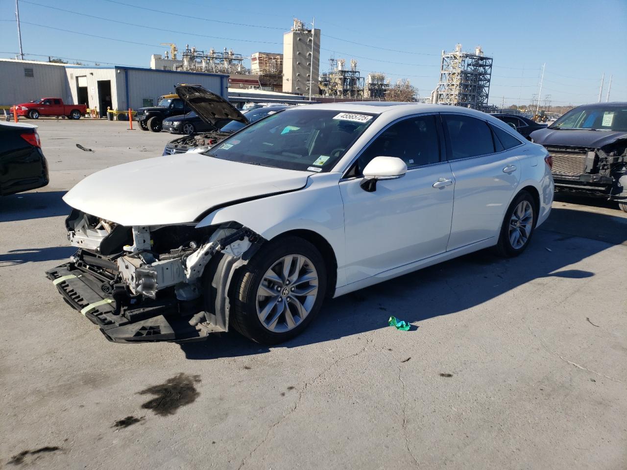 2022 Toyota Avalon - Image 1