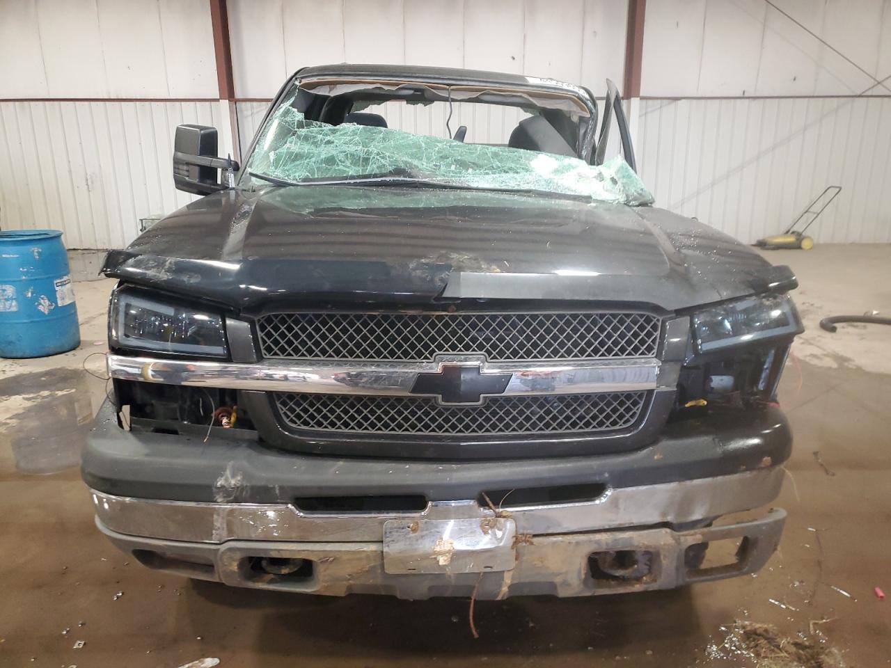2004 Chevrolet Silverado - Image 5