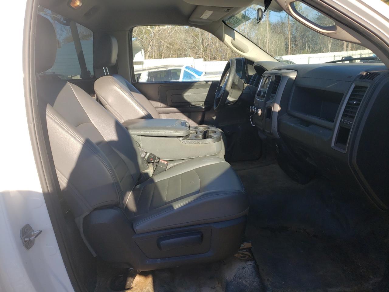 2016 RAM 1500 - Image 10