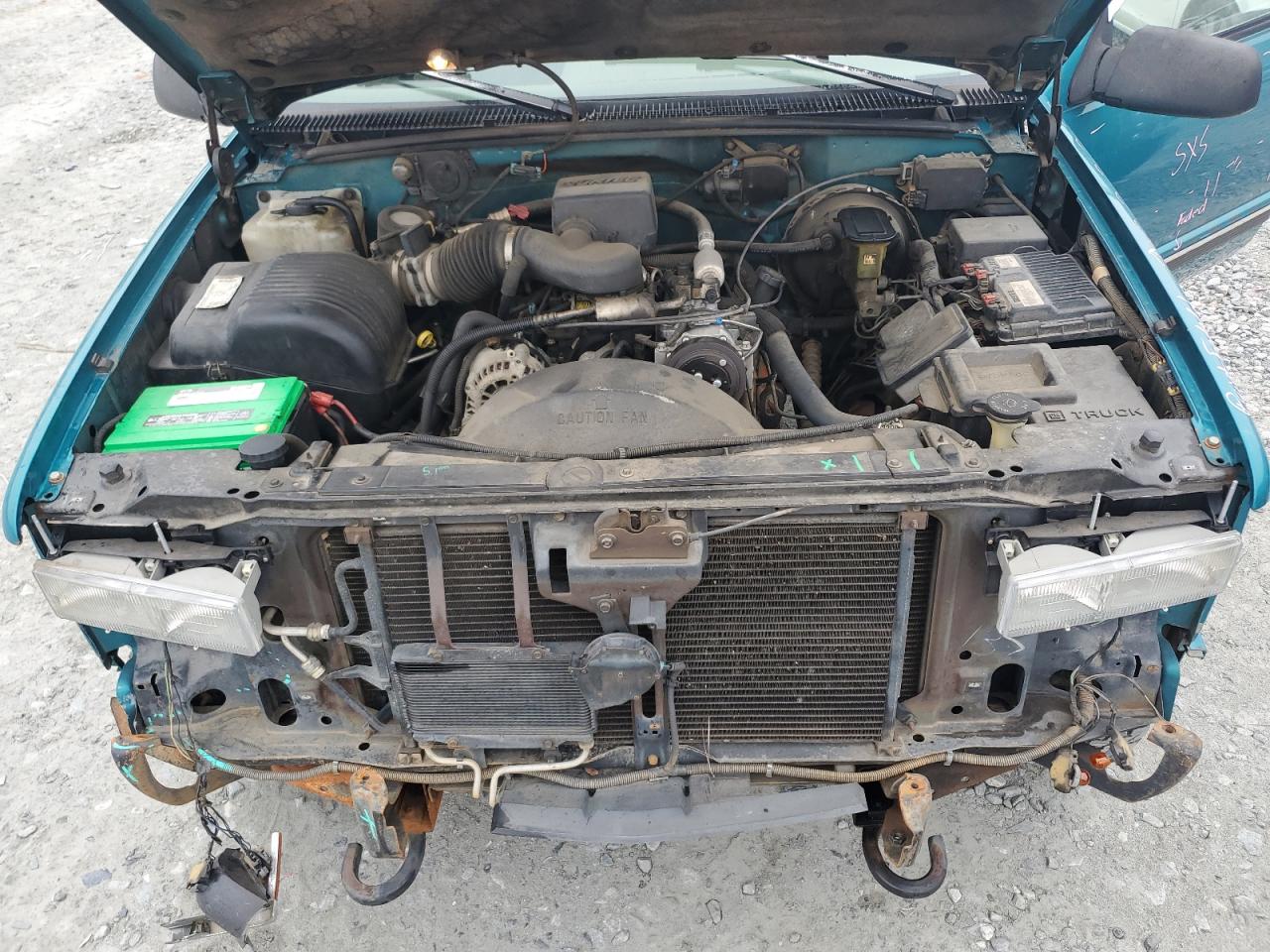 1996 Chevrolet GMT-400 - Image 11