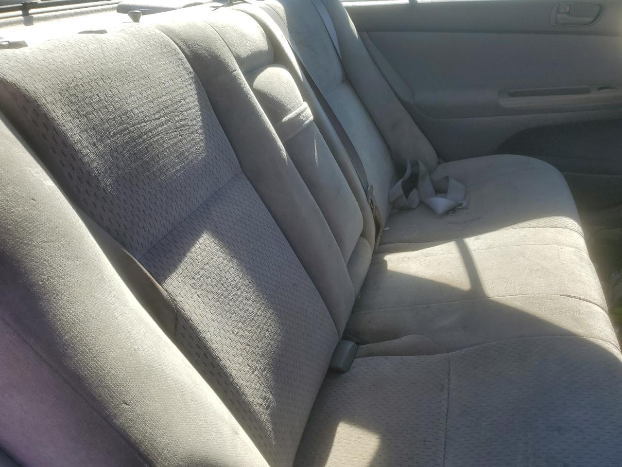 2004 Toyota Camry - Image 10