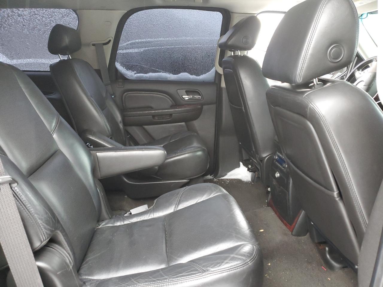 2008 Cadillac Escalade - Image 11
