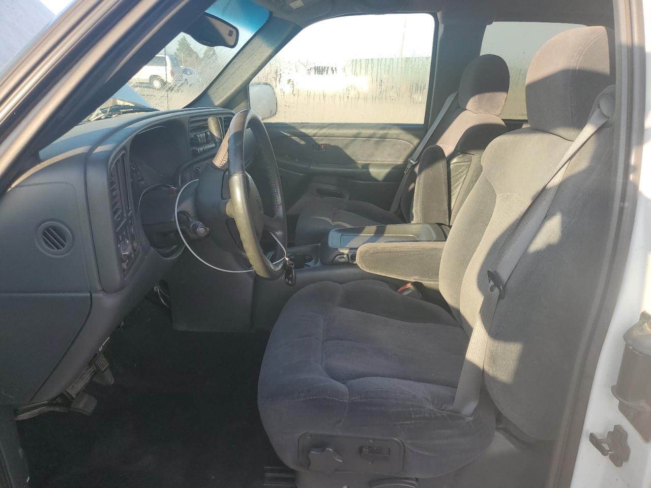 2001 Chevrolet Silverado - Image 7