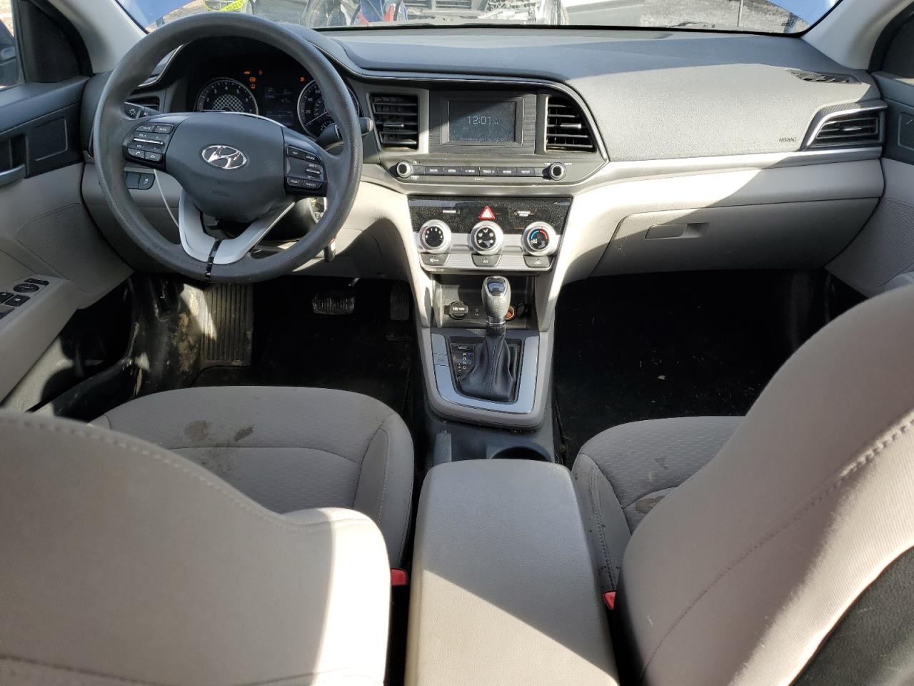 2019 Hyundai Elantra - Image 8