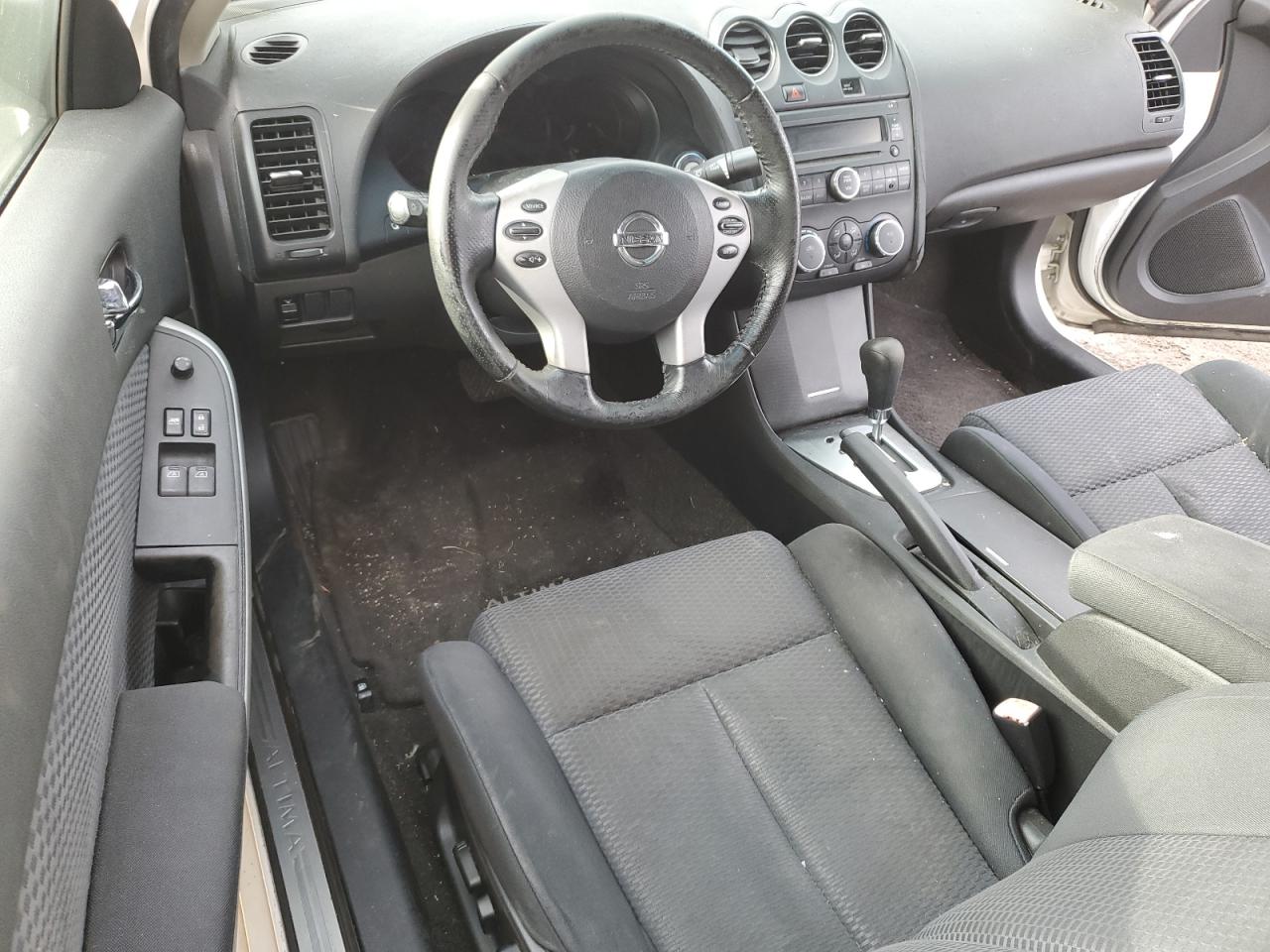 2009 Nissan Altima - Image 8