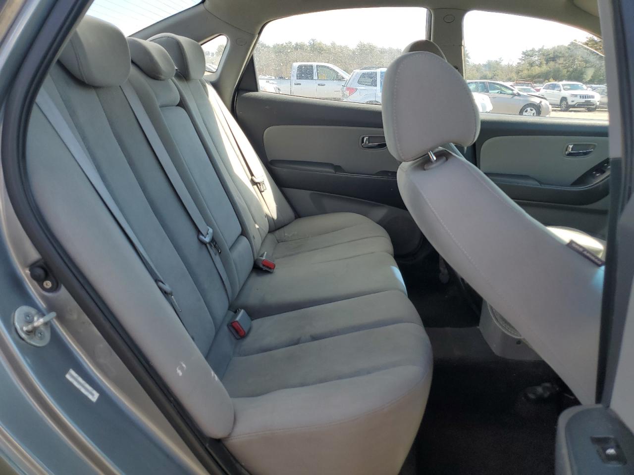 2010 Hyundai Elantra - Image 10
