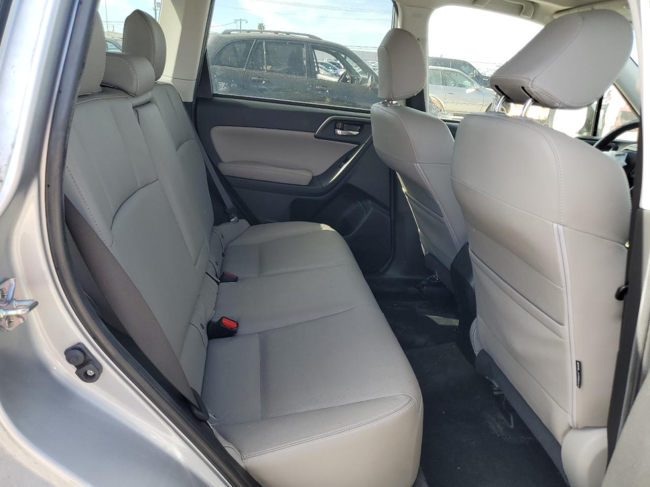 2015 Subaru Forester - Image 11