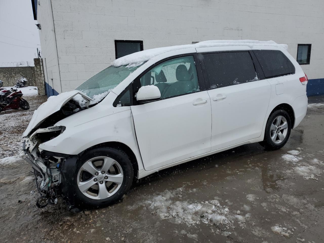 2013 Toyota Sienna - Image 1