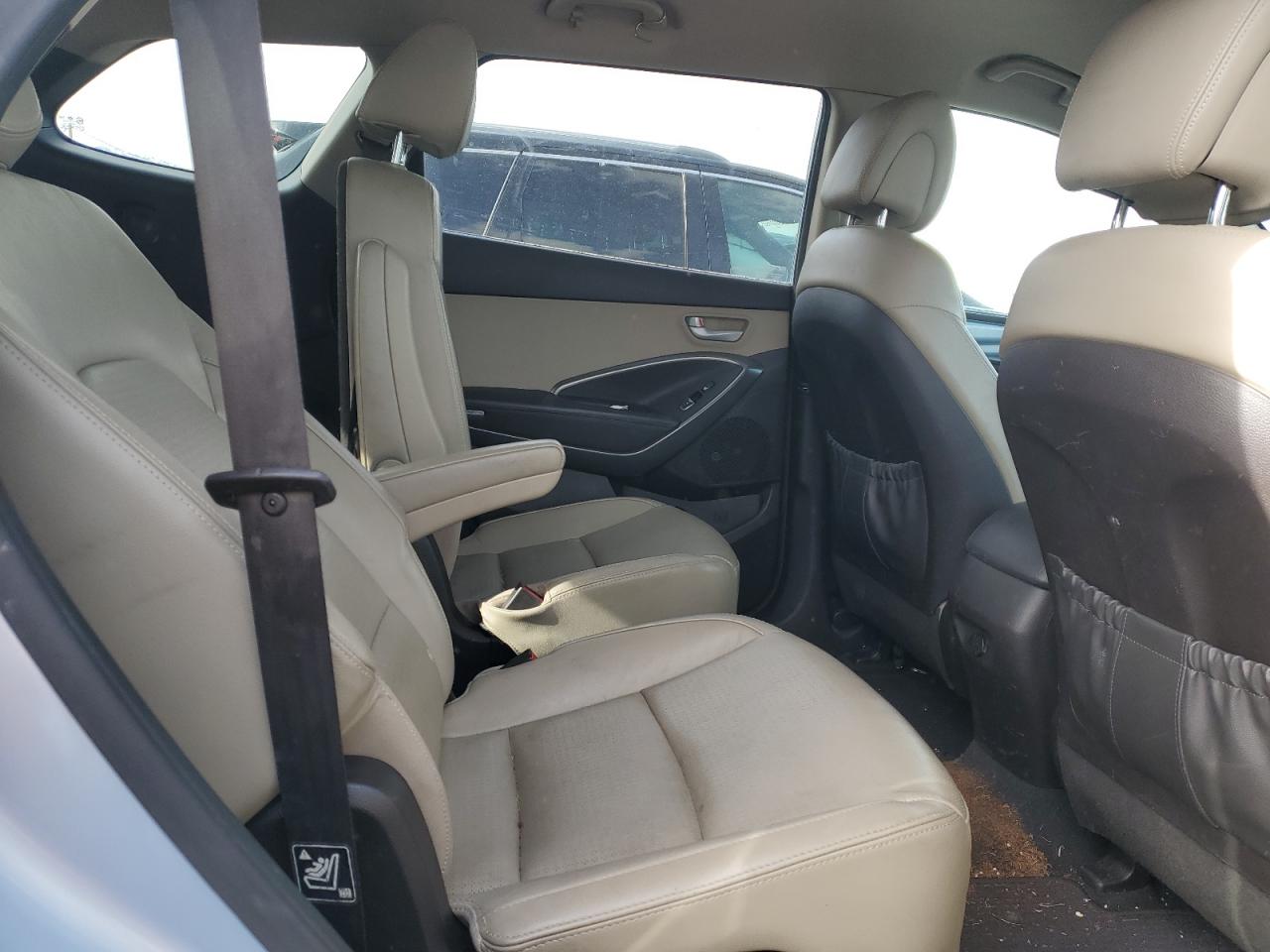 2013 Hyundai Santa Fe - Image 10