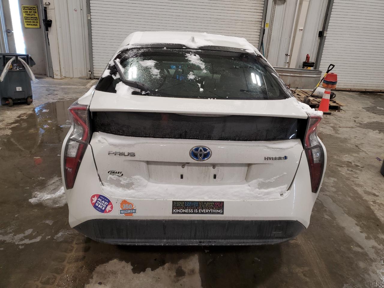 2016 Toyota Prius - Image 6
