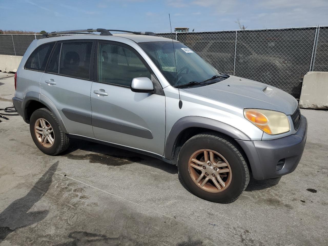 2004 Toyota RAV 4 - Image 4