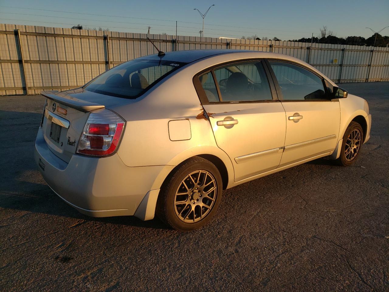 2011 Nissan Sentra - Image 3