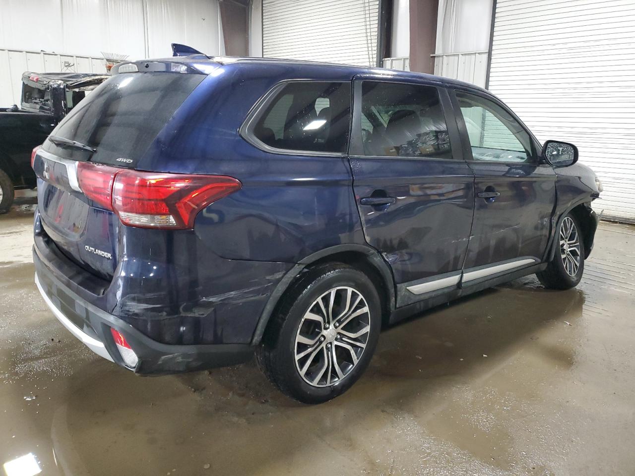 2018 Mitsubishi Outlander - Image 3