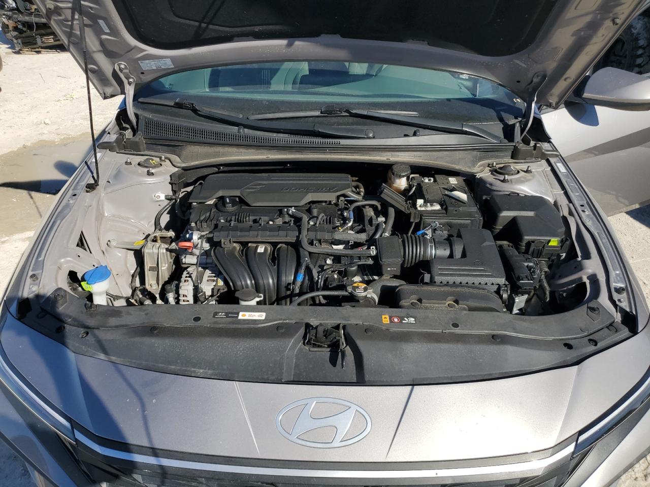 2024 Hyundai Elantra - Image 11