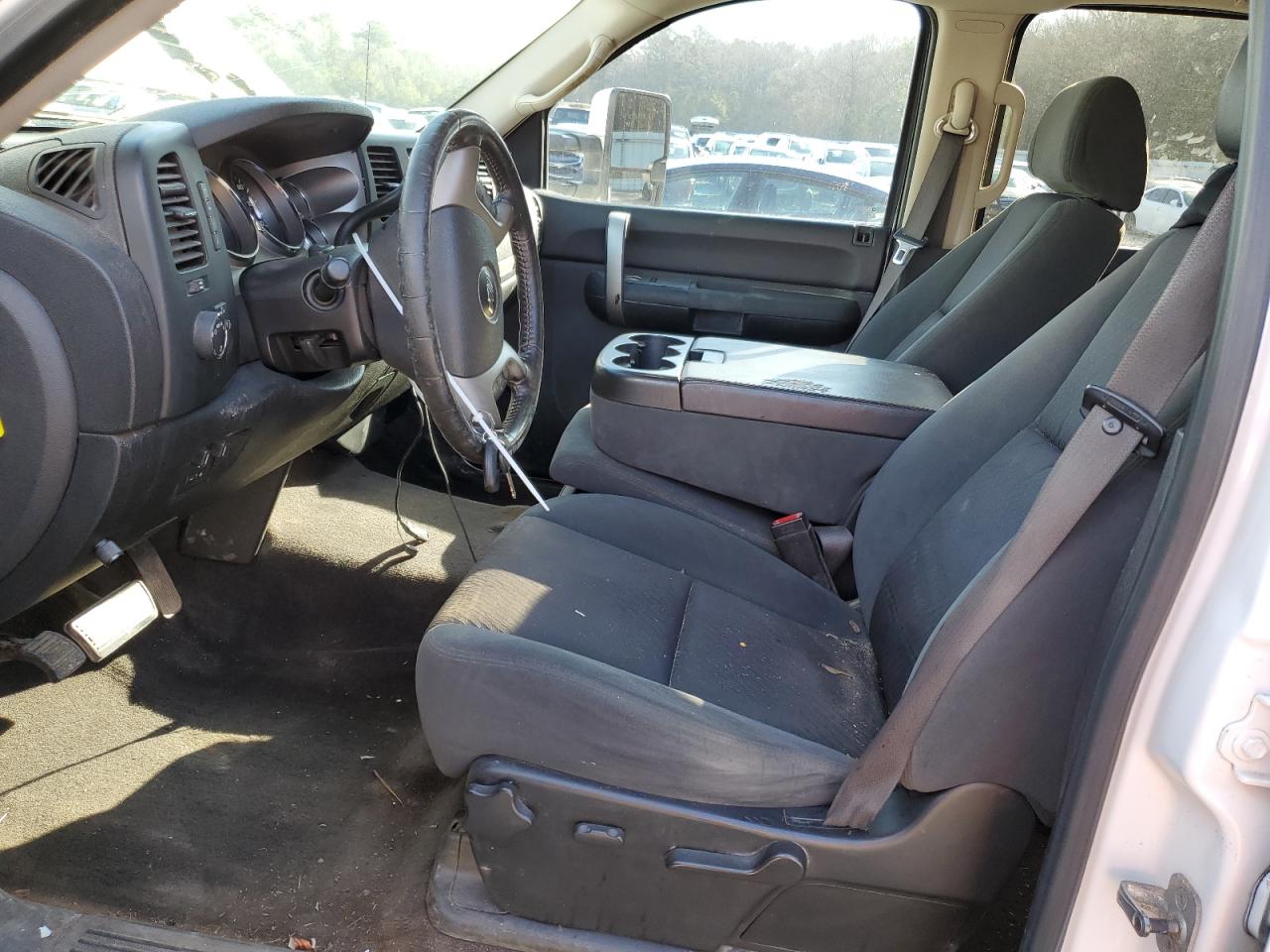 2009 Chevrolet Silverado - Image 7