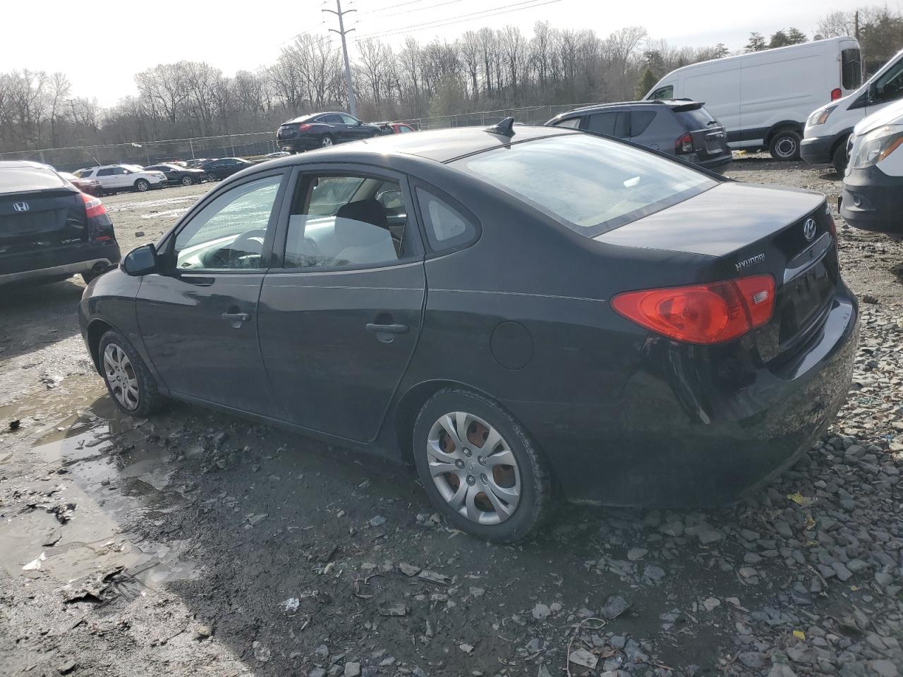 2010 Hyundai Elantra - Image 2