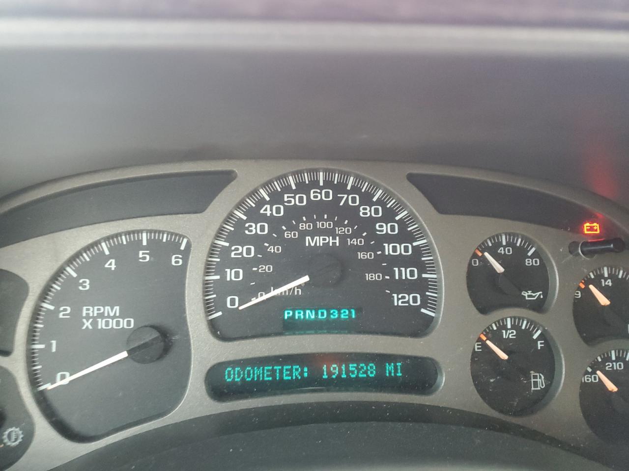 2004 GMC Yukon - Image 9