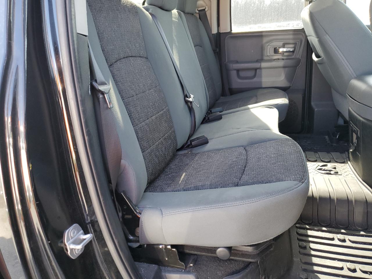 2015 RAM 1500 - Image 10