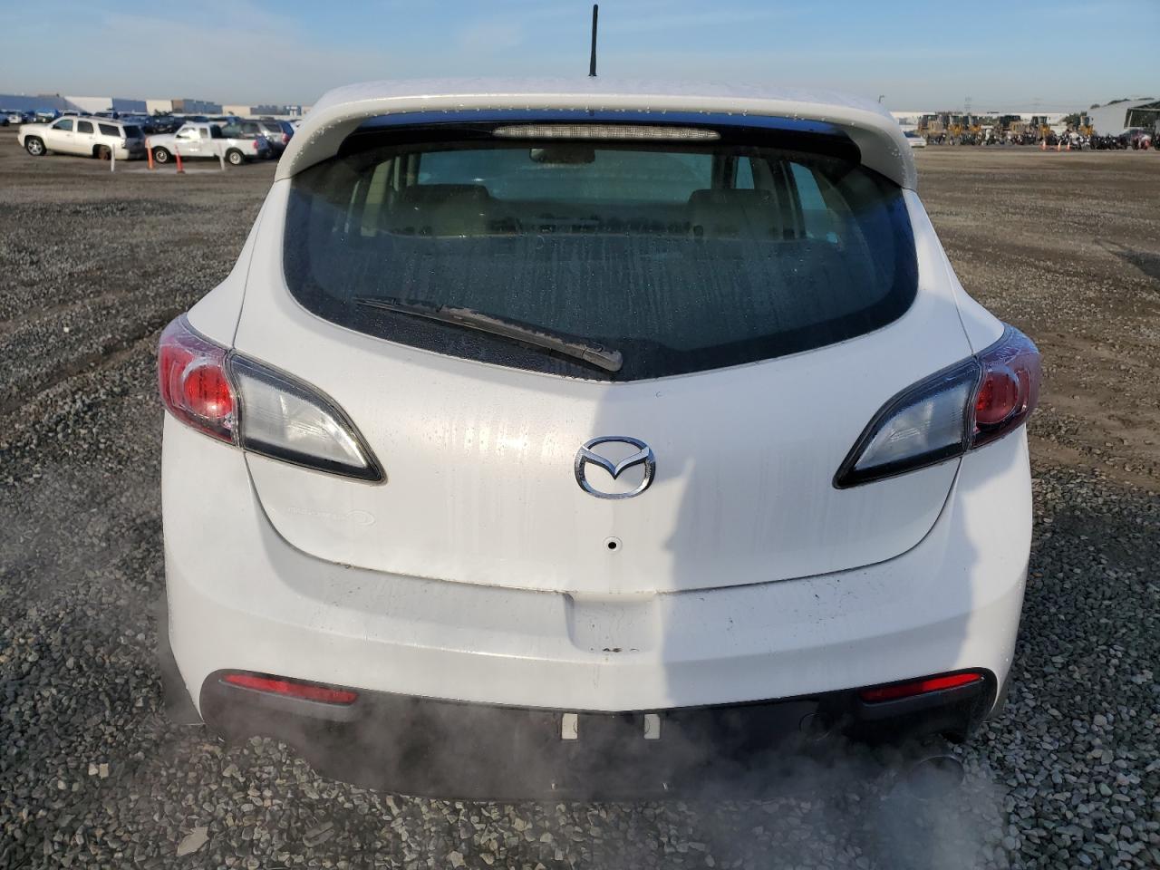 2013 Mazda 3 - Image 6