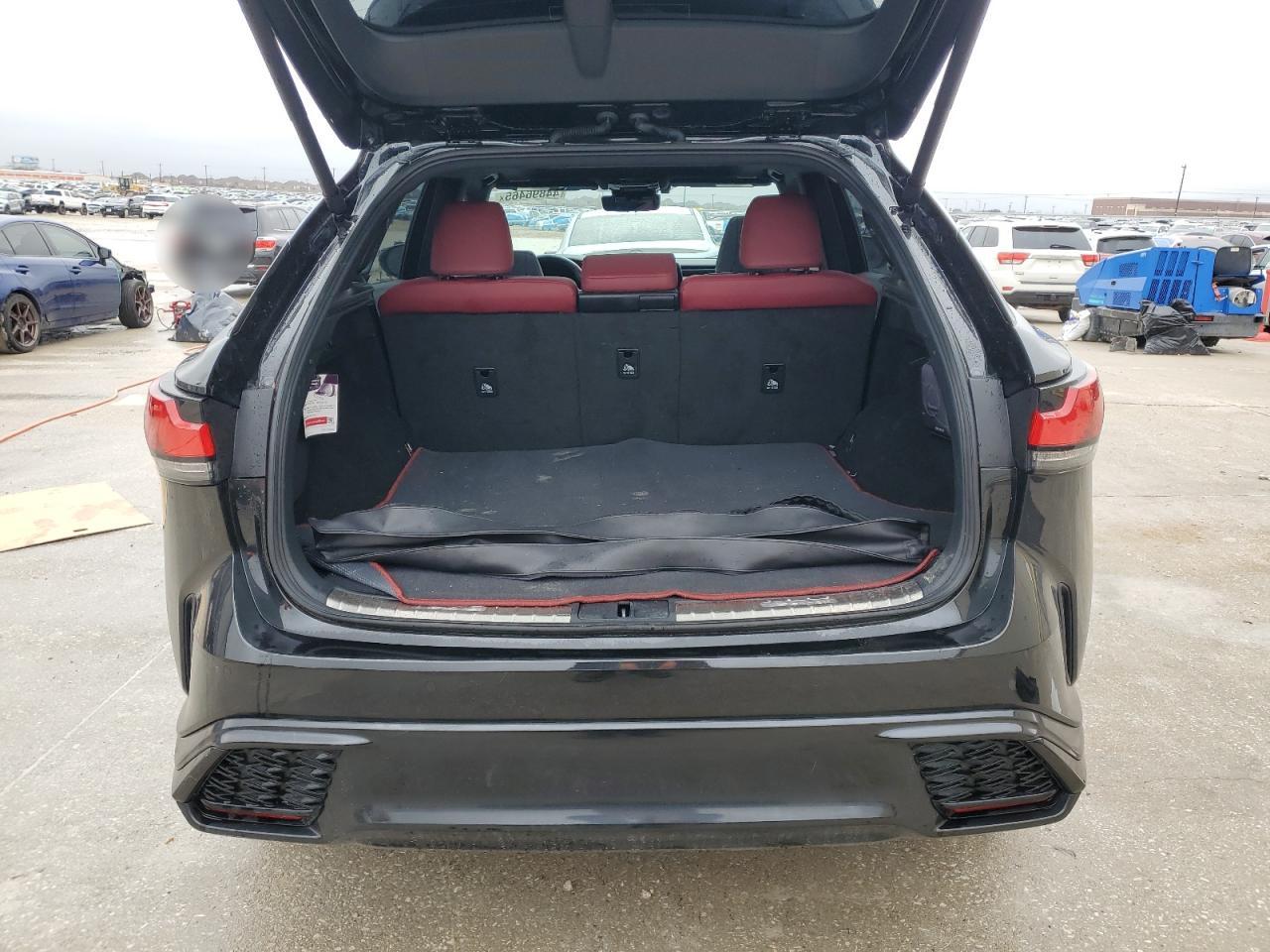 2023 Lexus RX - Image 6
