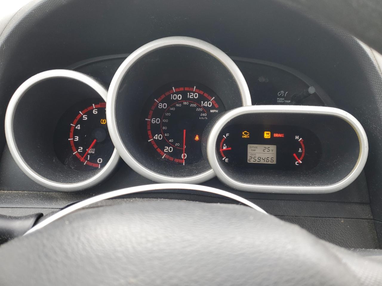 2009 Pontiac Vibe - Image 9