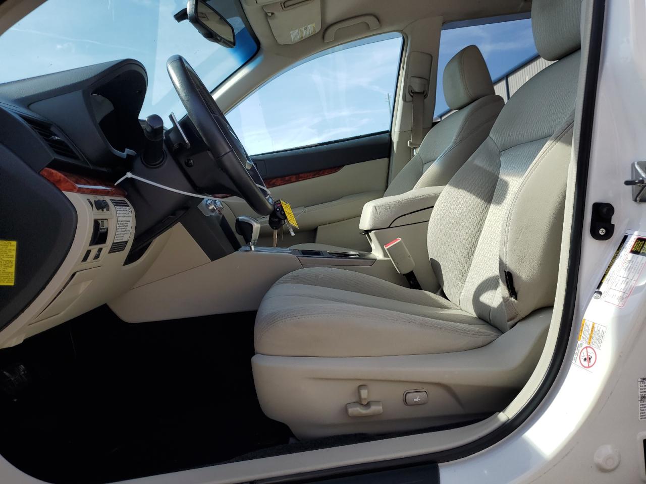 2010 Subaru Outback - Image 7