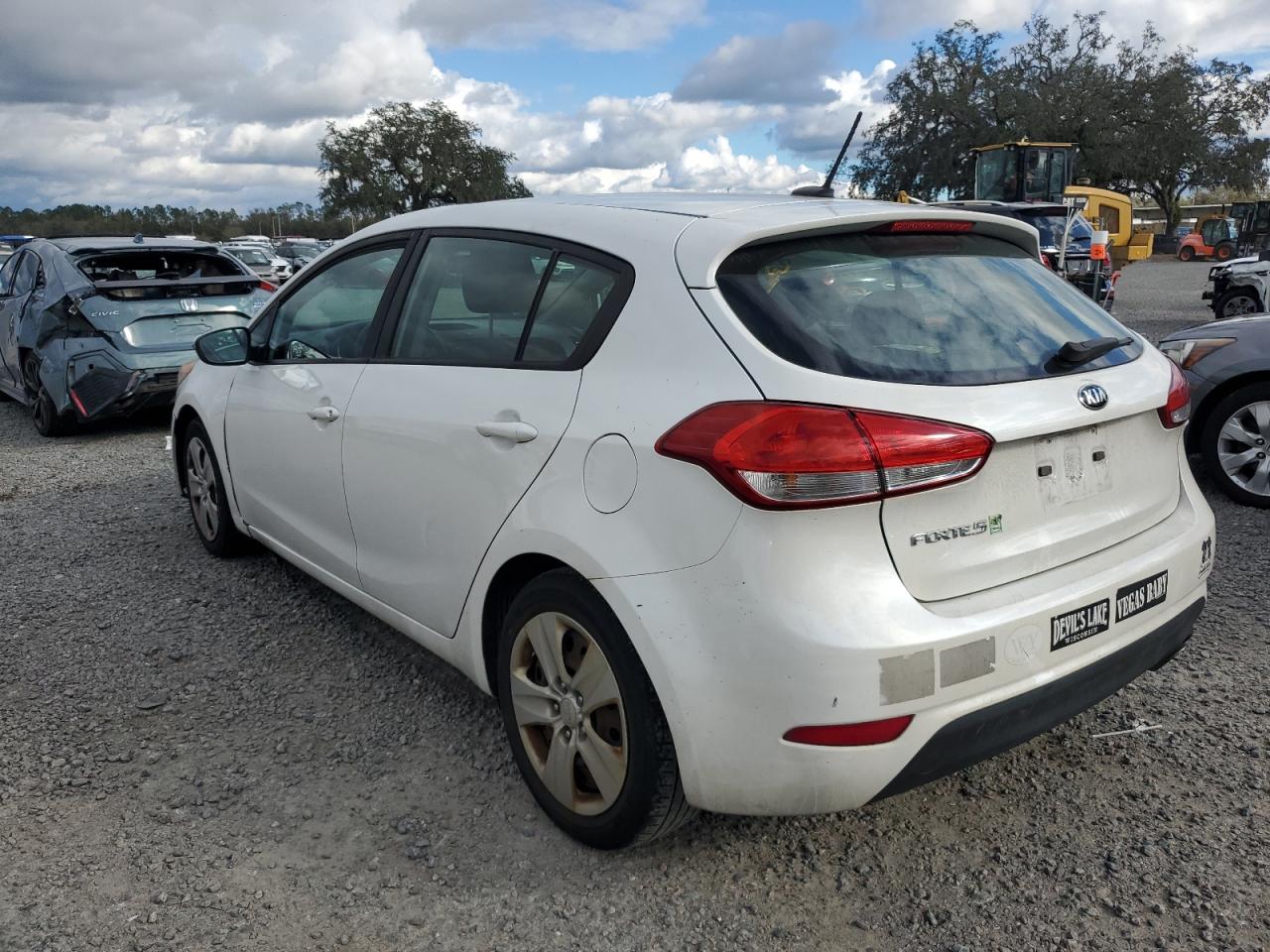 2016 Kia Forte - Image 2