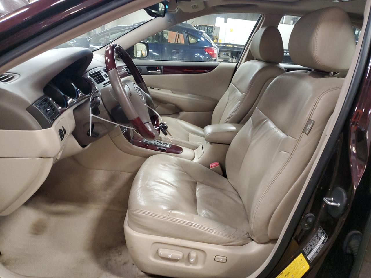 2004 Lexus ES - Image 7