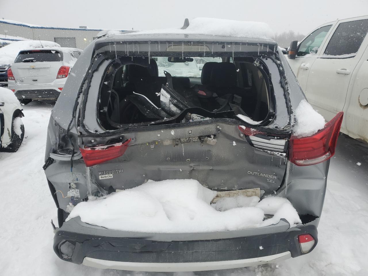 2018 Mitsubishi Outlander - Image 6