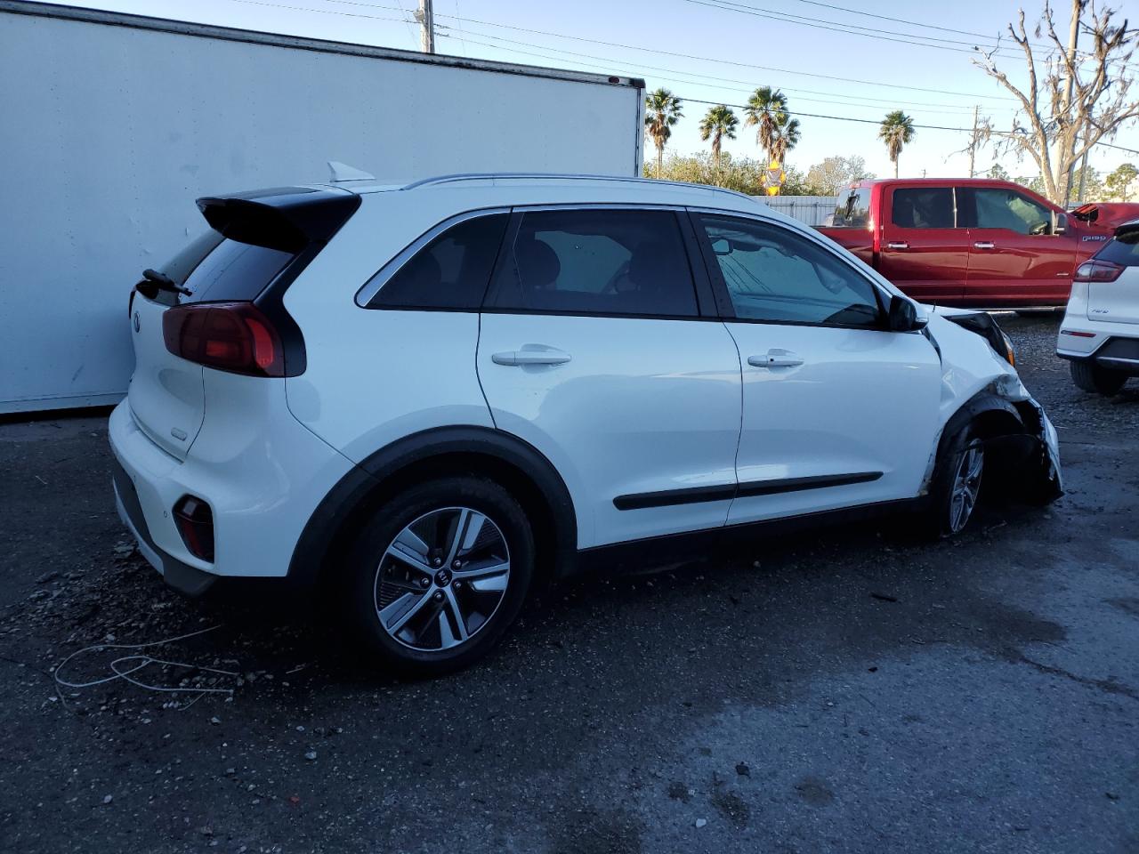 2020 Kia Niro - Image 3